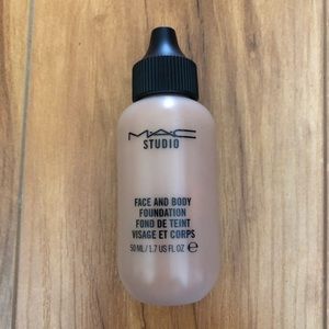 🌹MAC STUDIO FACE & BODY FOUNDATION C7🌹